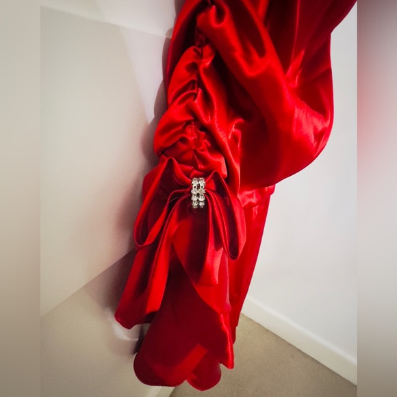 Red Satin Halter Dress - Spanish - Latin - Flamenco - Prom - Grad - 5/6 - NWT - Picture 5 of 7